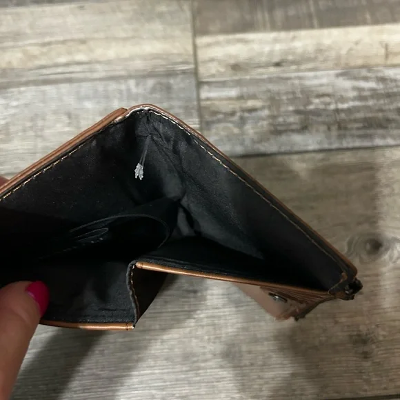 Loungefly Warner Bros. Annabelle Comes Home Cosplay Bifold Wallet - Picture 4 of 8